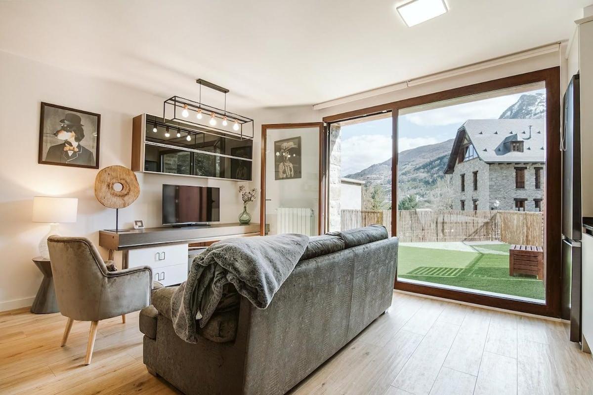 Casa Rosana - Apartamento De Diseno Con Terraza Sallent de Gállego Dış mekan fotoğraf