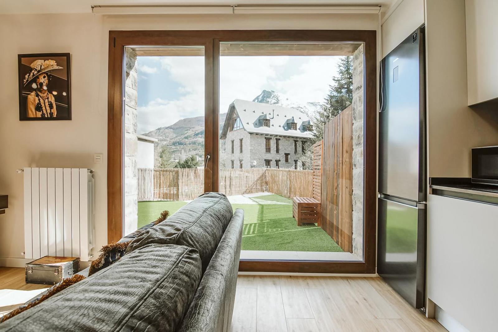 Casa Rosana - Apartamento De Diseno Con Terraza Sallent de Gállego Dış mekan fotoğraf